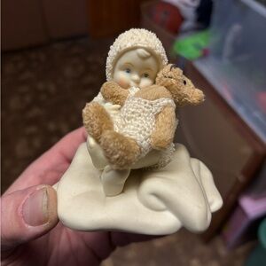 Snowbabies A hug'll make it better figurine. Dept 56.
